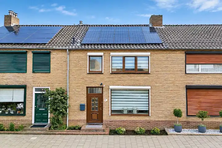 Tussenwoning te koop: Burgemeester van der Knaapstraat 14, Vastenavondkamp-Zuid Venlo