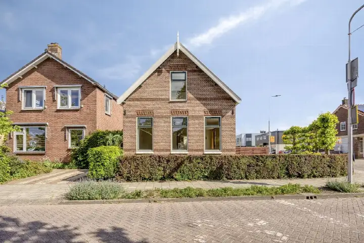 Detached house for sale: Burgemeester van der Willigenstraat 18, Koninginnenbuurt Lekkerkerk
