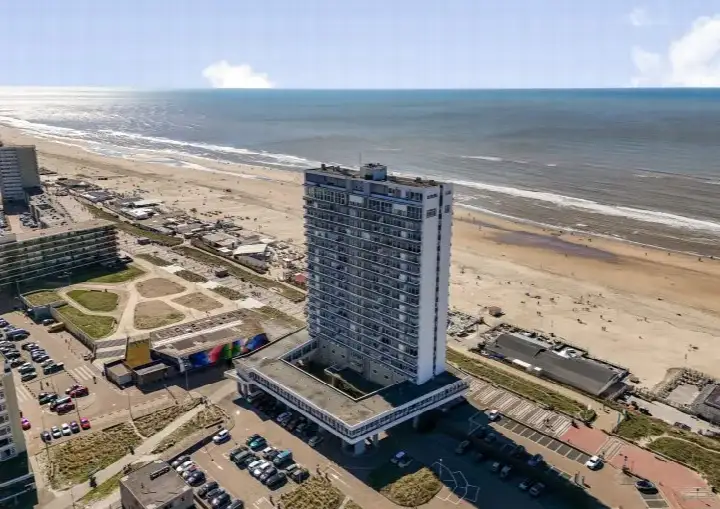 Appartement te koop: Burgemeester Van Fenemaplein 2, Boulevard Midden Zandvoort