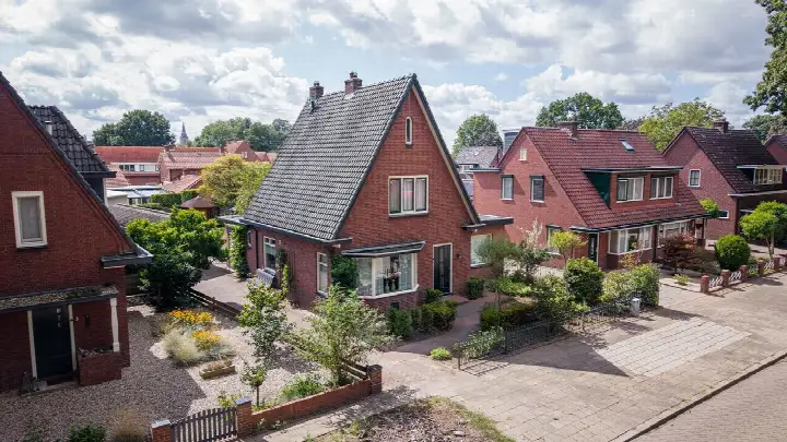 Vrijstaande woning te koop: Burgemeester van Nispenstraat 5, Winterswijk-Noordwest Winterswijk