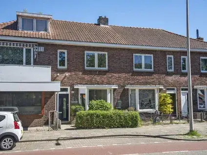 Tussenwoning te koop: Burgemeester Van Veenlaan 635, Wesselerbrink Noord-Oost Enschede