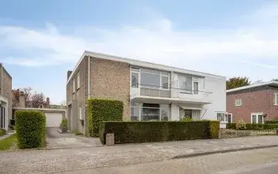 Twee-onder-één-kap te koop: Burgemeester Vissersstraat 15, Burgemeestersbuurt Tilburg