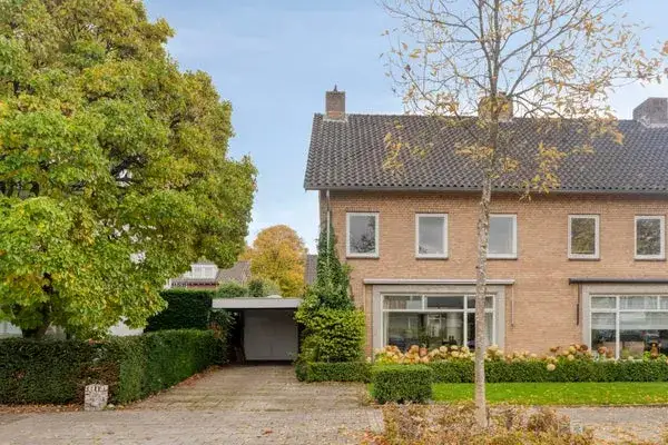 Twee-onder-één-kap te koop: Burgemeester Vissersstraat 22, Burgemeestersbuurt Tilburg