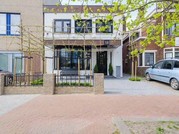 Twee-onder-één-kap te koop: Burgemeester Wuiteweg 18, Drachten centrum Drachten