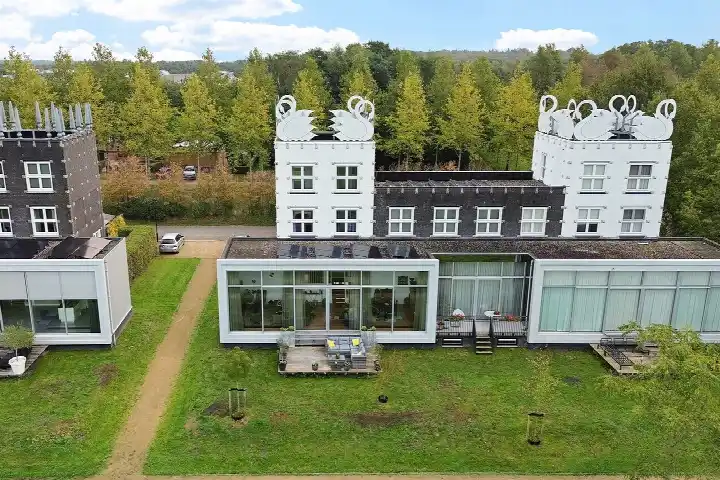 Corner house for sale: Burggraaf 25, Skoatterwald Heerenveen