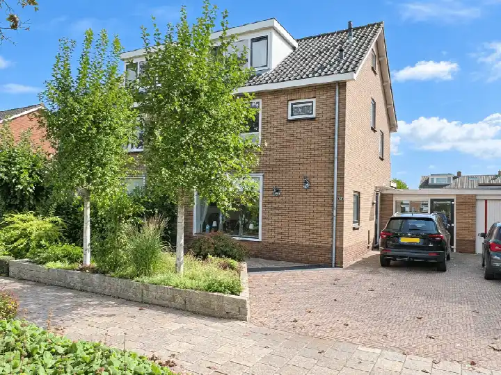 Tussenwoning te koop: Burggraaf Zwederlaan 22, Tabakshof en Heeswijk (gedeeltelijk) Montfoort