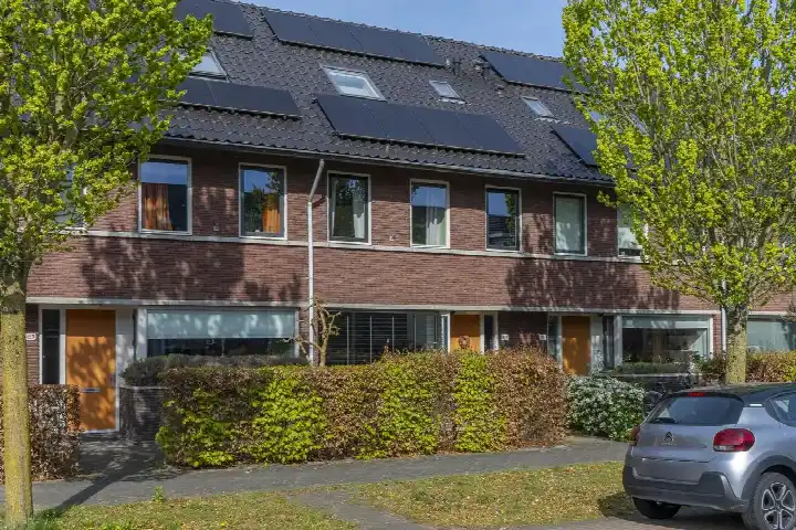 Tussenwoning te koop: Burt Bacharachstraat 121, Terwijde-Oost Utrecht
