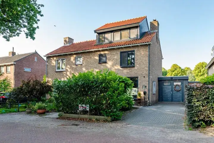 Twee-onder-één-kap te koop: Butterlaan 22, Oud Zuid Heiloo