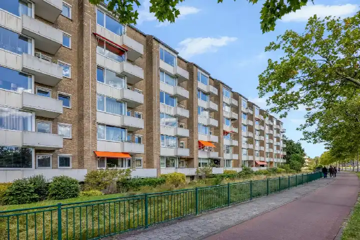 Appartement te koop: Buziaulaan 83, Artiestenbuurt Rijswijk (Zh)