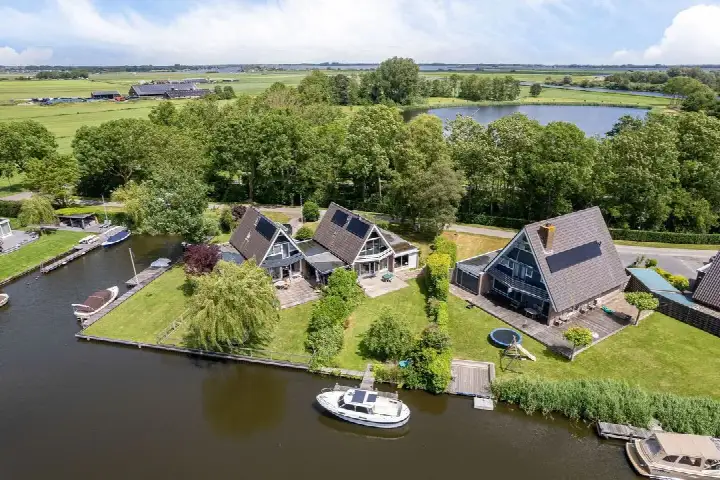 Twee-onder-één-kap te koop: Bybaen 4, Uitwellingerga Uitwellingerga