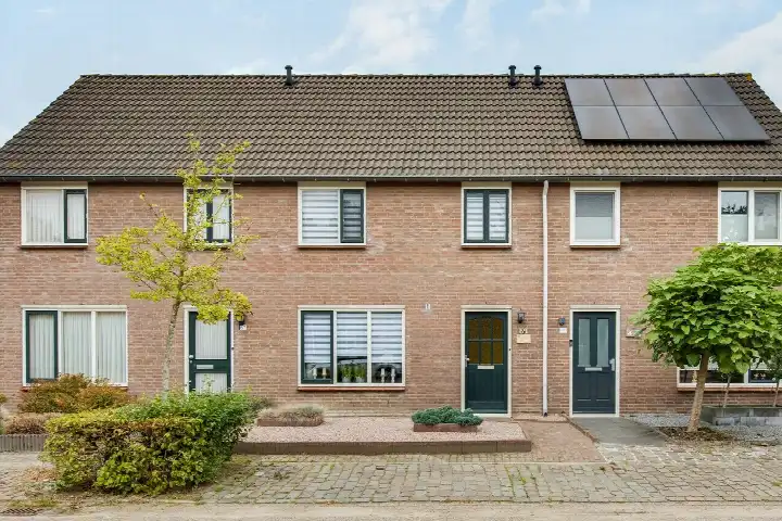 Tussenwoning te koop: Calluna 69, Middelbeers Oost West En Middelbeers
