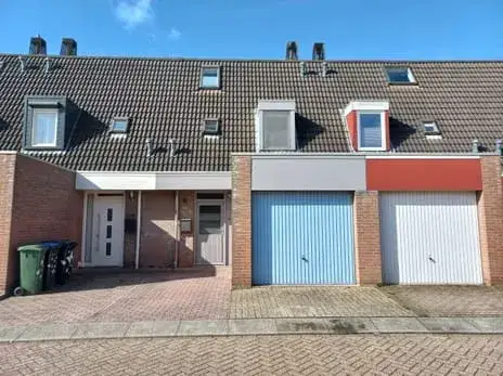 Tussenwoning te koop: Cambriumstraat 106, Zeswegen Heerlen