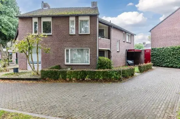 Tussenwoning te huur: Camphaag 61, De Heeg Maastricht