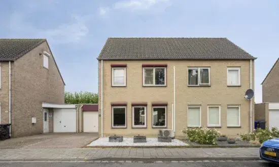 Terraced house for sale: Canisvlietstraat 31, Kern Sluiskil Sluiskil