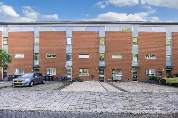 Terraced house for sale: Cannenburch 142, Landerijen Noord/West Lelystad