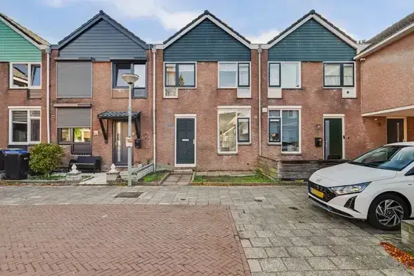 Tussenwoning te koop: Cannenburg 114, Vredenburg en omgeving Dordrecht