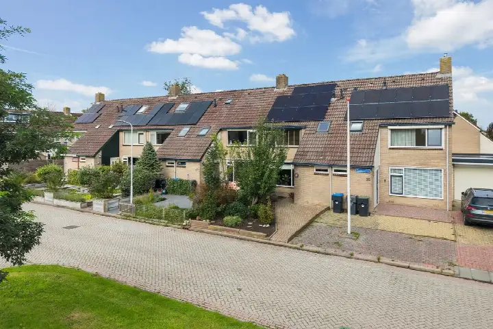 Terraced house for sale: Canterstins 33, Stiens Stiens