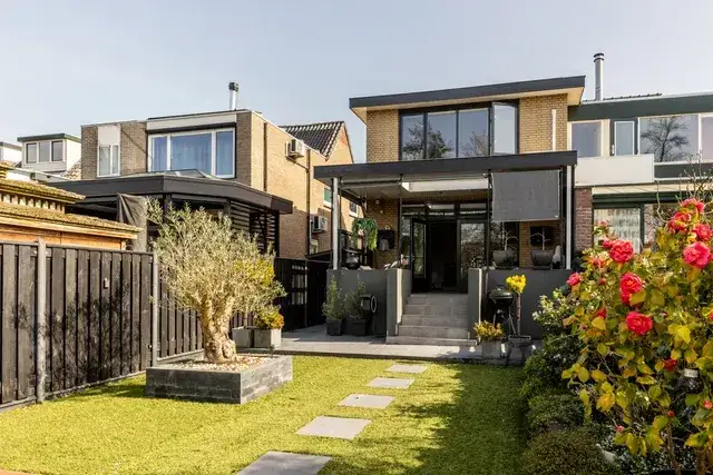 Twee-onder-één-kap te koop: Capelseweg 534, Oosterflank Rotterdam