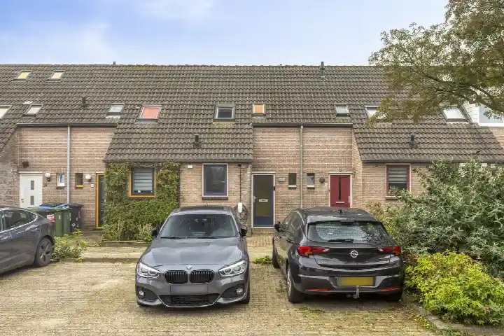 Tussenwoning te koop: Carel van Manderdreef 10, Schildersbuurt Oosterhout