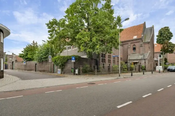 Tussenwoning te koop: Carmelitessenstraat 54-1, Binnenstad Roermond