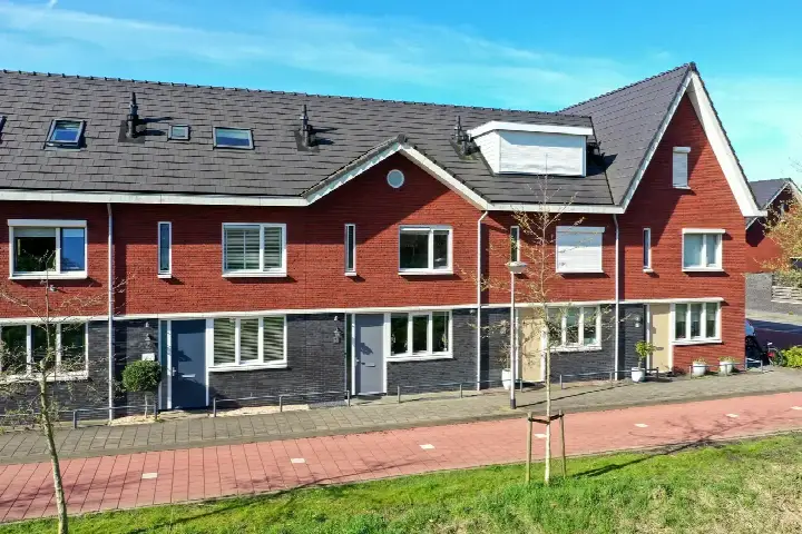 Tussenwoning te koop: Cartografielaan 84, Legmeer Uithoorn