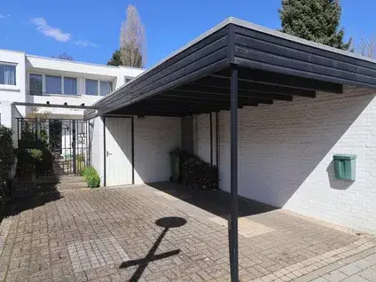 Tussenwoning te koop: Castelmorelaan 24, Biesland Maastricht