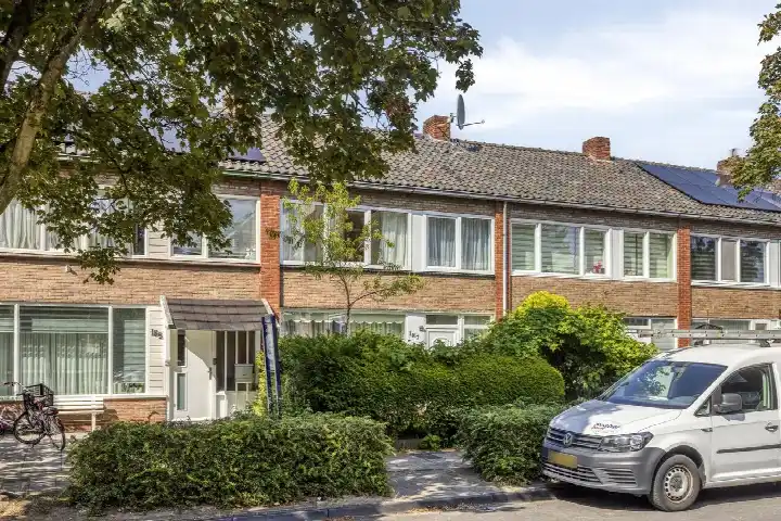 Terraced house for sale: Castorweg 187, Noord Hengelo