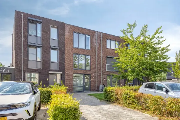 Tussenwoning te koop: Cataloniëstraat 23, Lent Lent