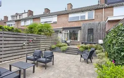 Tussenwoning te koop: Catharina van Rennesplein 34, Dieren-West boven spoorlijn Dieren