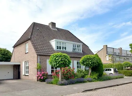 Tussenwoning te koop: Cees van Gendlaan 17, Noordlangeweg Willemstad