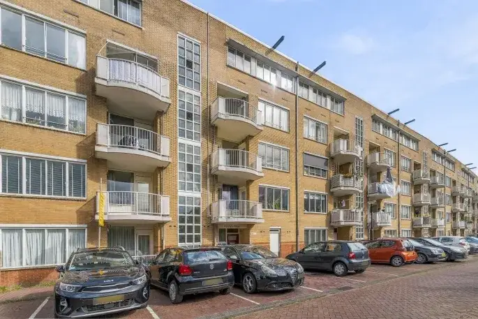 Apartment for sale: Celebesstraat 103E, Ambonpleinbuurt Amsterdam