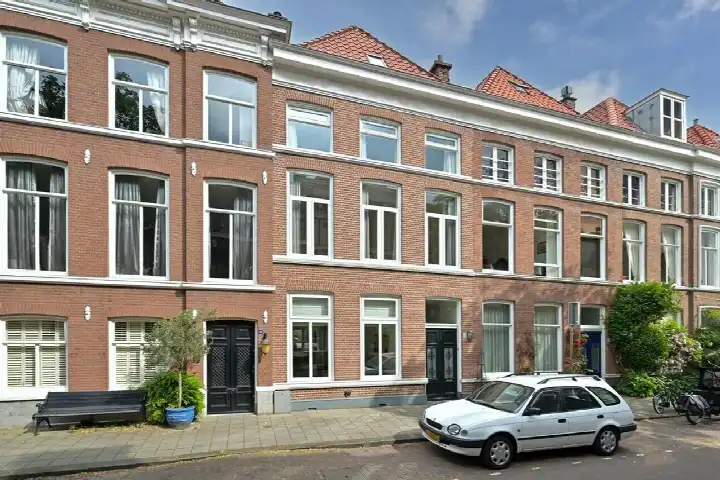 Terraced house for sale: Celebesstraat 11, Archipelbuurt 'S-Gravenhage