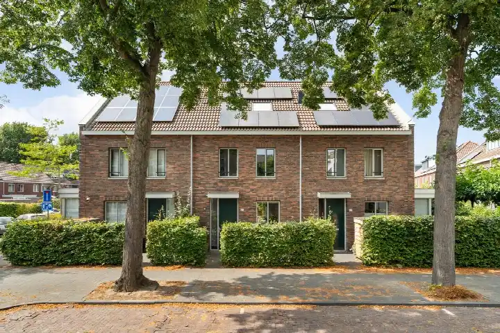 Tussenwoning te koop: Celebesstraat 1AB, Indische Buurt-Noord Dordrecht