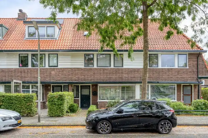 Tussenwoning te koop: Celsiusstraat 6, Leusderkwartier-Oost Amersfoort