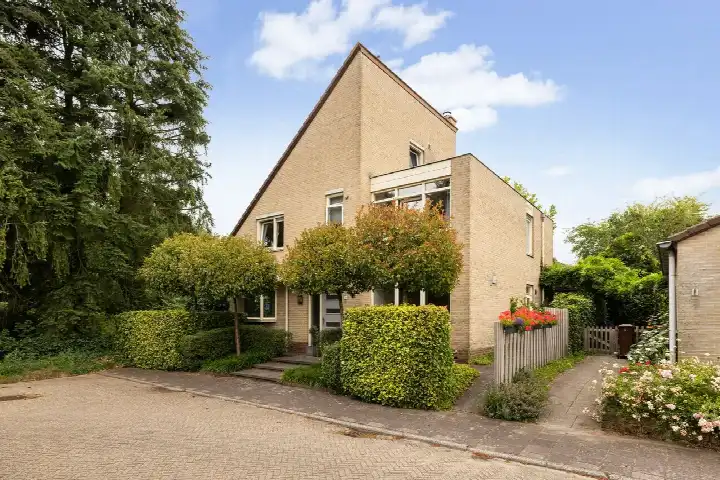 Vrijstaande woning te koop: Chalonhof 36, 't Hart Soest