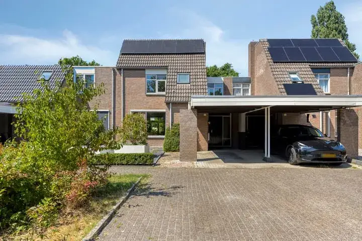 Tussenwoning te koop: Champagnehof 14, Achtse Barrier-Gunterslaer Eindhoven
