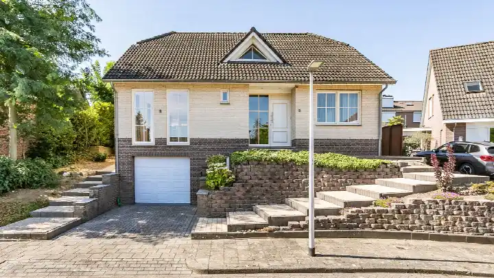 Vrijstaande woning te koop: Charley Tooropstraat 3, Haanrade Kerkrade