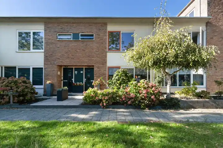 Tussenwoning te koop: Chico Mendesring 318, Azobe en omgeving Dordrecht