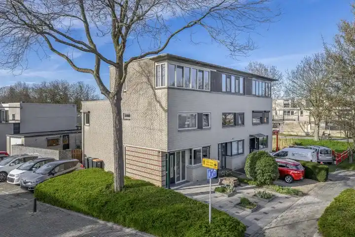 Corner house for sale: Chico Mendesring 371, Amazone en omgeving Dordrecht