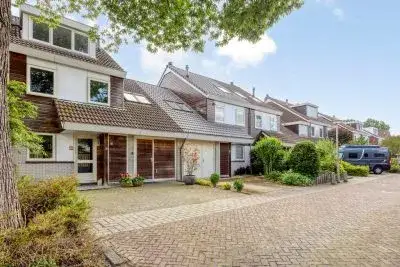 Terraced house for sale: Chirurgijn 19, Beroepenbuurt Amstelveen
