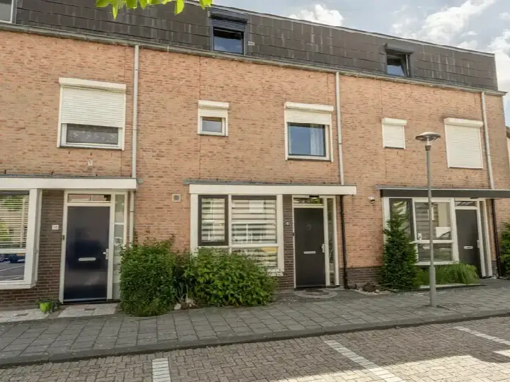 Terraced house for sale: Chopinplein 40, Oud-Beijerland Poortwijk Oud-Beijerland