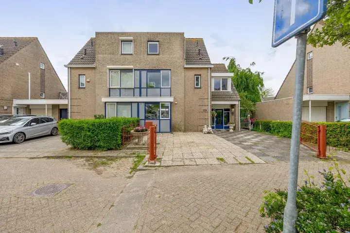 Corner house for sale: Chopinstraat 31, Chopinbuurt Capelle Aan Den Ijssel