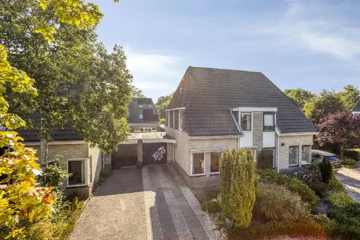 Tussenwoning te koop: Chris Vermeulenhof 10, Hagenbroek Kampen