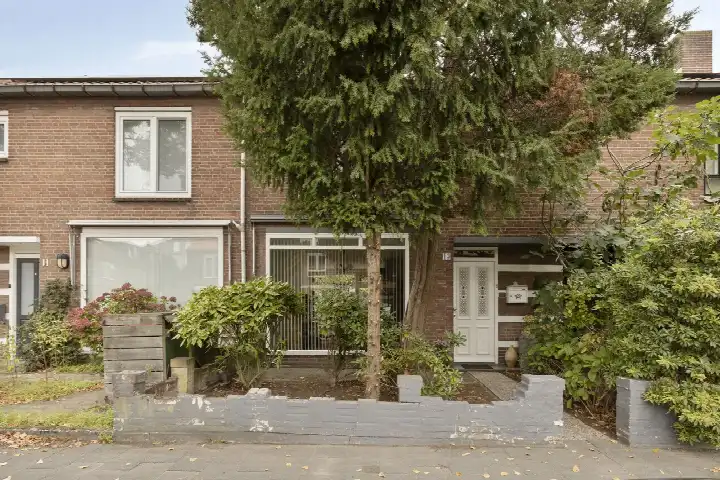 Terraced house for sale: Christiaan Huygensstraat 13, Doornbos-Linie Breda