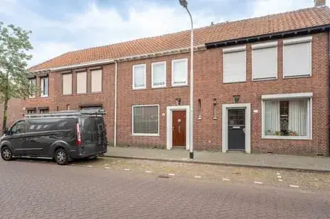 Tussenwoning te koop: Christiaan Huygensstraat 50A, Uitvindersbuurt Tilburg