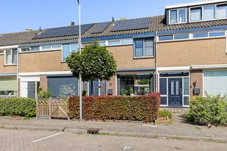 Tussenwoning te koop: Christinastraat 8, Nieuw-Beijerland Woonkern Nieuw-Beijerland