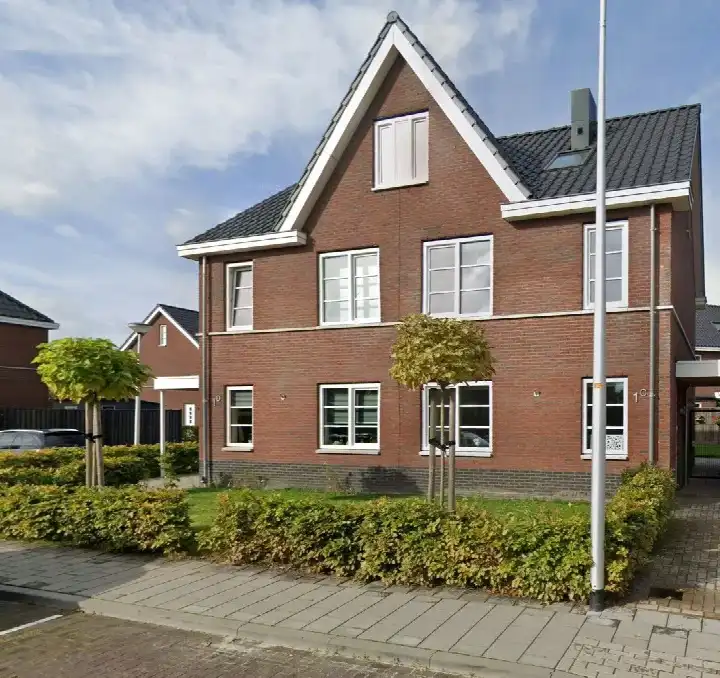 Twee-onder-één-kap te huur: Christoffelstraat 1D, Bornsestraat en omgeving Zuid Almelo