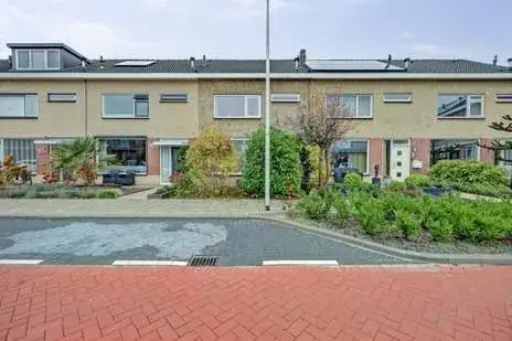 Terraced house for sale: Chrysantenhof 19, Bloemenbuurt Berkel En Rodenrijs