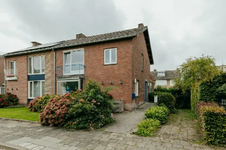 Semi-detached for sale: Churchilllaan 57, Scharn Maastricht