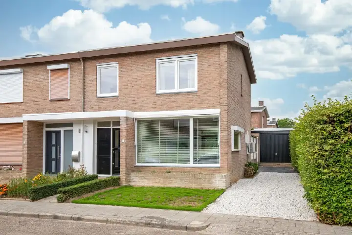 Hoekwoning te koop: Churchillstraat 2, Geleen-Zuid Geleen